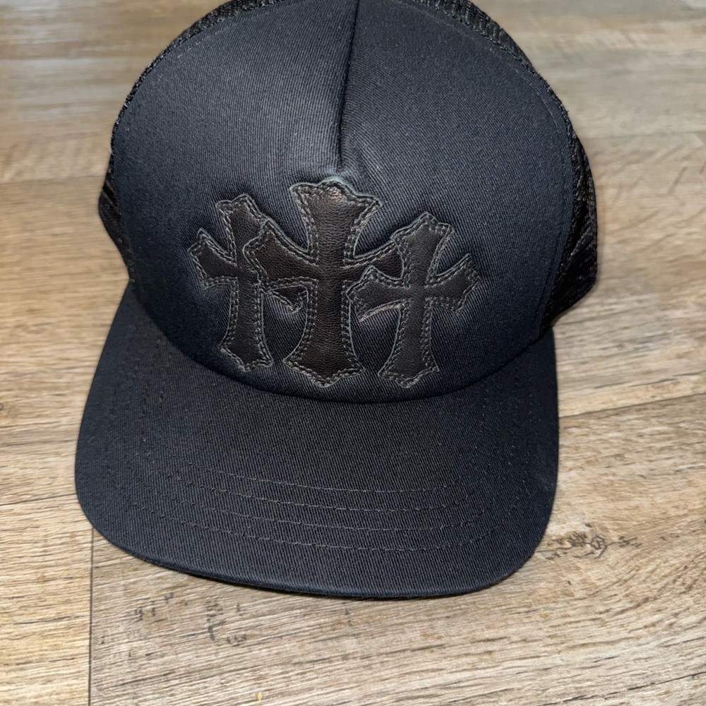 CHROME HEARTS TRIPLE CROSS HAT